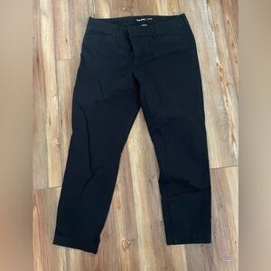 Old Navy Pixie capri pants size 12.